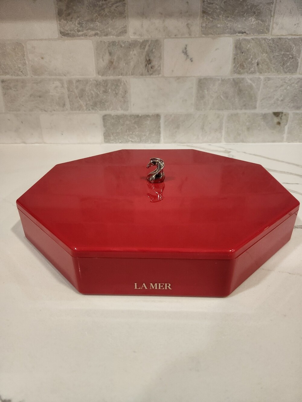 La Mer Red Octagon Accessory Organizer Luxury Display Storage Vanity/Jewelry Box